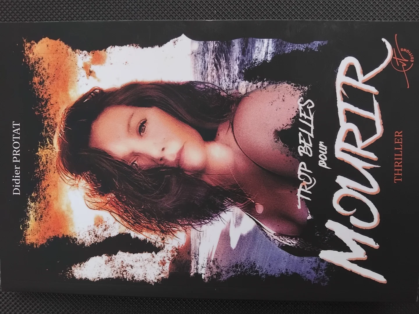 Couverture de TROP BELLES POUR MOURIR